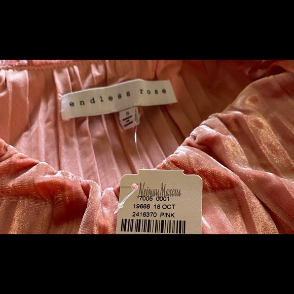 Ladies Pink Ruffled top - Picture 2 of 3